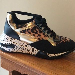 Steve Madden animal print sneaker